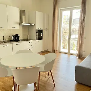 bocconi-navigli-la-casa-di-zoe.italymilanhotels.net/